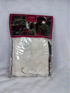Lenox Holiday Holly Nouveau Fabric Tablecloth 60 x 84 New